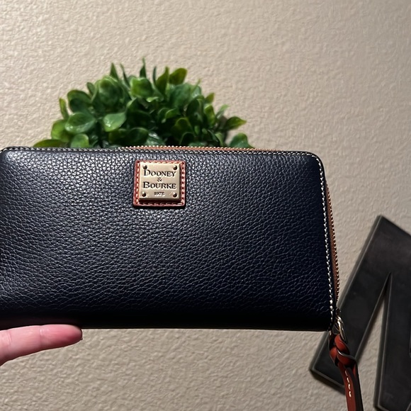 #DOONEY & BOURKE Pebble Grain Large Zip Around Wallet Navy Blue - Picture 7 of 7